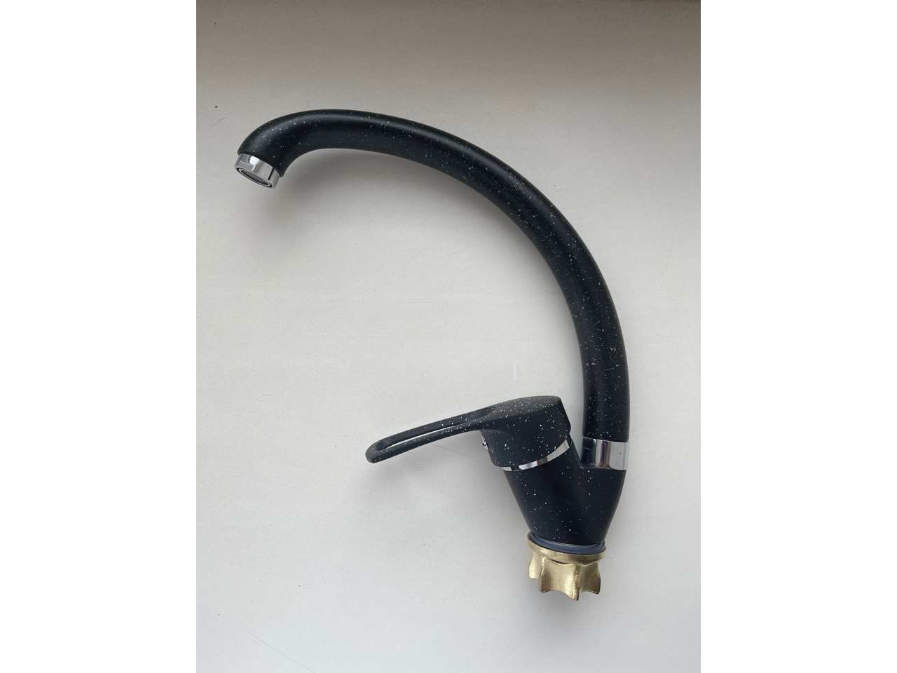 Смеситель для кухни без подводки Черный OSU - фото в Миди Лтд Изображение товара Смеситель для кухни без подводки Черный OSU в Миди Лтд