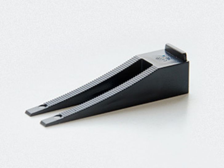 Система выравнивания плитки клин (50шт/уп) - фото в Миди Лтд Изображение товара Система выравнивания плитки клин (50шт/уп) в Миди Лтд