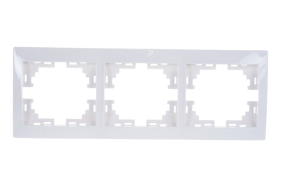 Рамка 3-ая LEZARD Мира горизонтальная б/вставок белая - фото в Миди Лтд Изображение товара Рамка 3-ая LEZARD Мира горизонтальная б/вставок белая в Миди Лтд
