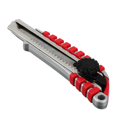 Изображение товара Нож 18мм металлический  усиленный с сегментированным лезвием круглый фиксатор HEADMAN в Миди Лтд