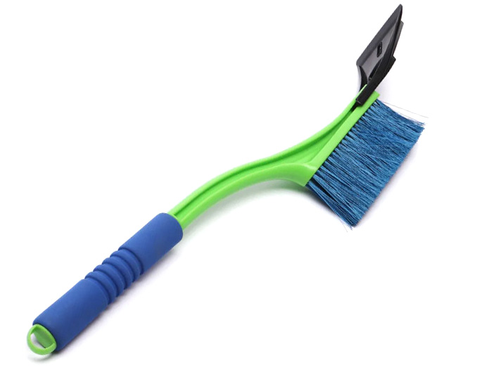 Щетка со скребком Oktan 540 - фото в Миди Лтд Изображение товара Щетка со скребком Oktan 540 в Миди Лтд