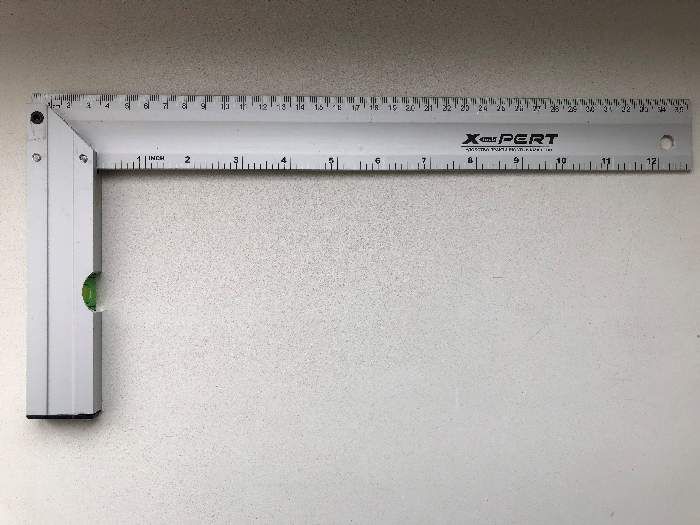 Угольник столярный XPERT алюминиевый литой с уровнем 350мм - фото в Миди Лтд Изображение товара Угольник столярный XPERT алюминиевый литой с уровнем 350мм в Миди Лтд