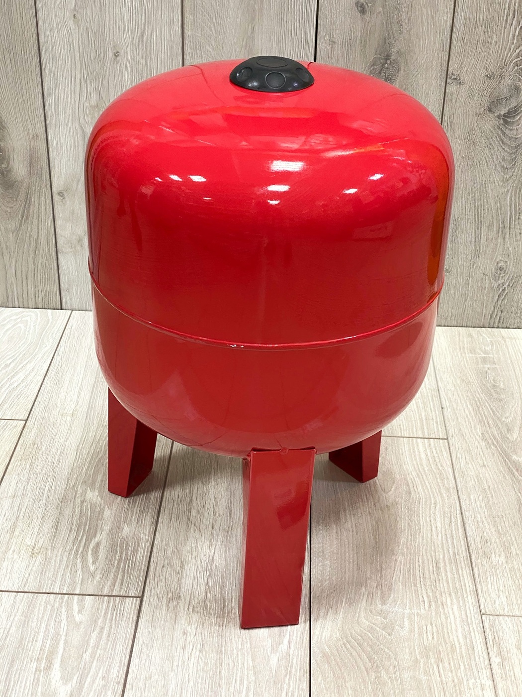 Расширительный бак OASIS RV-50 для систем отопления - фото в Миди Лтд Изображение товара Расширительный бак OASIS RV-50 для систем отопления в Миди Лтд