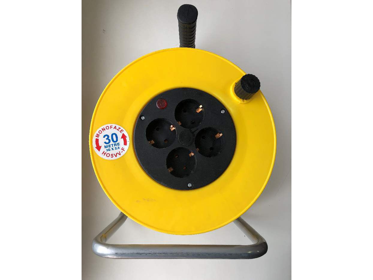 Удлинитель на катушке 30м Cable Reel с/з 4 евро гнезда, сечение провода 3*2,5 - фото в Миди Лтд Изображение товара Удлинитель на катушке 30м Cable Reel с/з 4 евро гнезда, сечение провода 3*2,5 в Миди Лтд